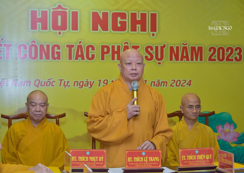 Hòa thượng Thích Lệ Trang phát biểu chỉ đạo tại hội nghị