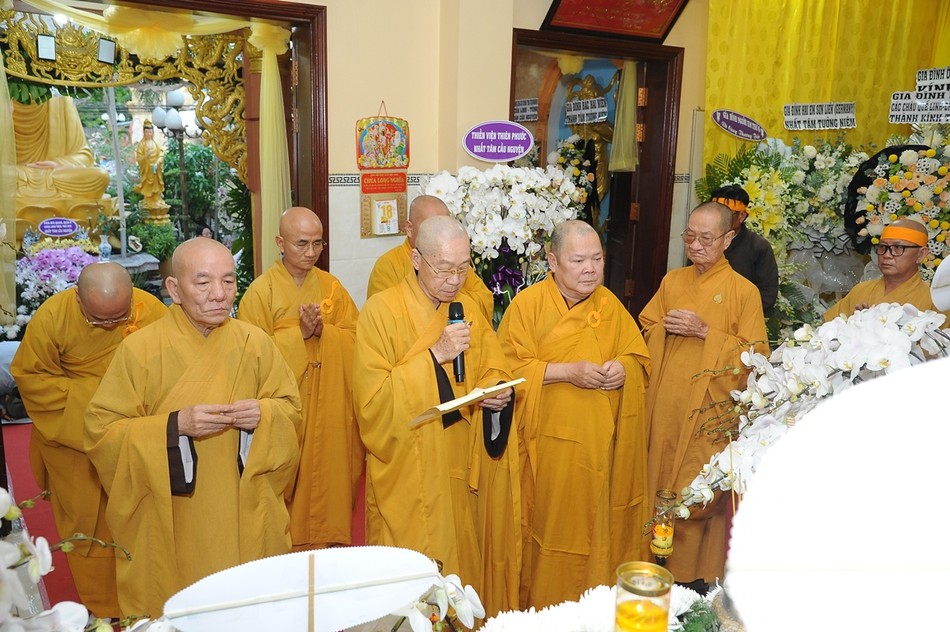 Hòa thượng Thích Hiển Đức, đại lao chư tôn đức dâng lời cầu nguyện Hòa thượng Thích Hiển Đức, đại lao chư tôn đức dâng lời cầu nguyện