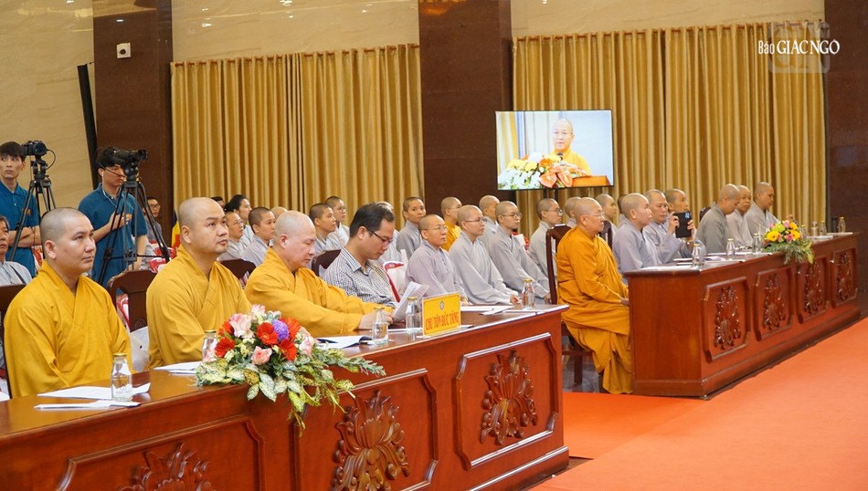 Chư tôn đức Tăng Ni, đại diện Cục An ninh nội địa - Bộ Công an tham dự