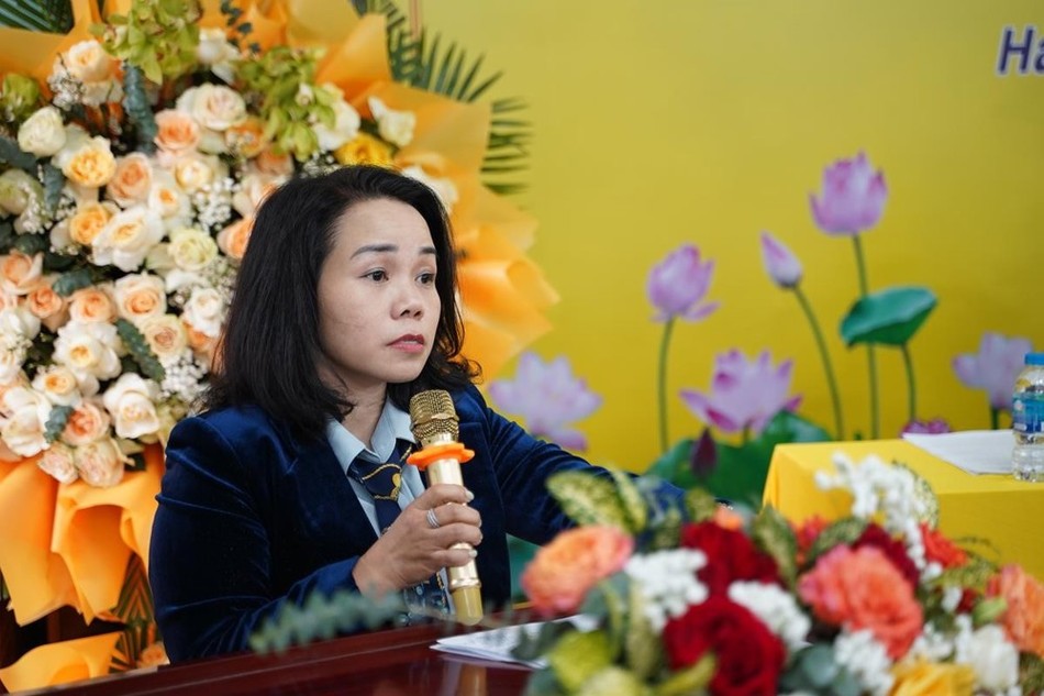 Bà Phạm Bảo Khánh đã đại diện cho chính quyền phát biểu tại hội nghị Bà Phạm Bảo Khánh đã đại diện cho chính quyền phát biểu tại hội nghị