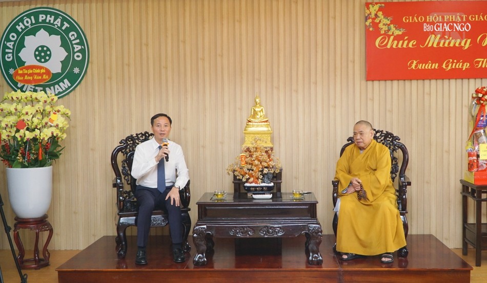 Ông Vũ Hoài Bắc có lời chúc mừng Tết Giáp Thìn đến Trưởng lão Hòa thượng Phó Chủ tịch Thường trực Hội đồng Trị sự và chư tôn đức Hội đồng Trị sự GHPGVN