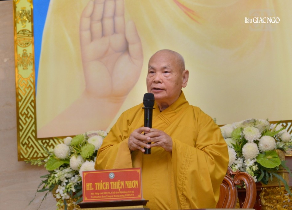 Trưởng lão Hòa thượng Thích Thiện Nhơn ban đạo từ tại hội nghị