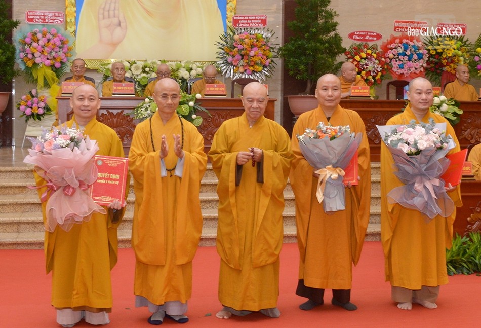 Chúc mừng các vị được điều chỉnh chức danh, suy cử bổ sung vào Ban Hoằng pháp