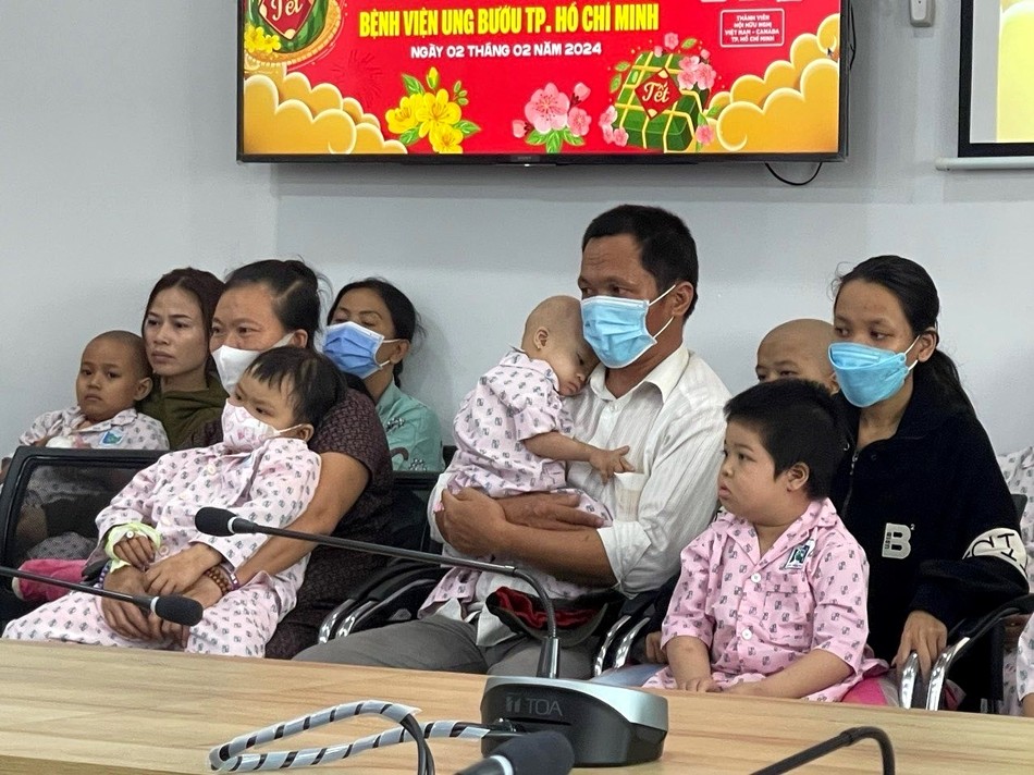 160 bệnh nhi ung bướu được nhận hỗ trợ