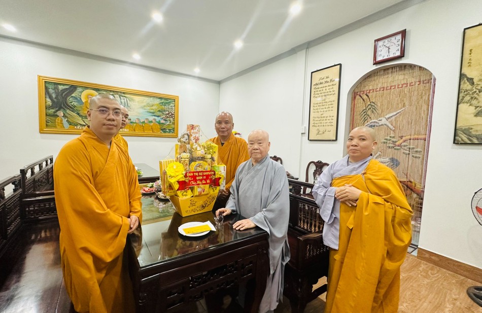 Thăm, chúc Tết Ni trưởng Thích nữ Như Xuân Thăm, chúc Tết Ni trưởng Thích nữ Như Xuân