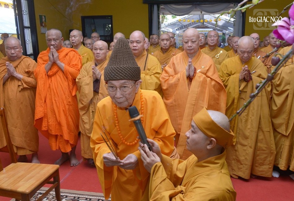 Trưởng lão Hòa thượng Thích Đức Nghiệp nguyện hương tưởng niệm người pháp lữ đồng hành Trưởng lão Hòa thượng Thích Đức Nghiệp nguyện hương tưởng niệm người pháp lữ đồng hành