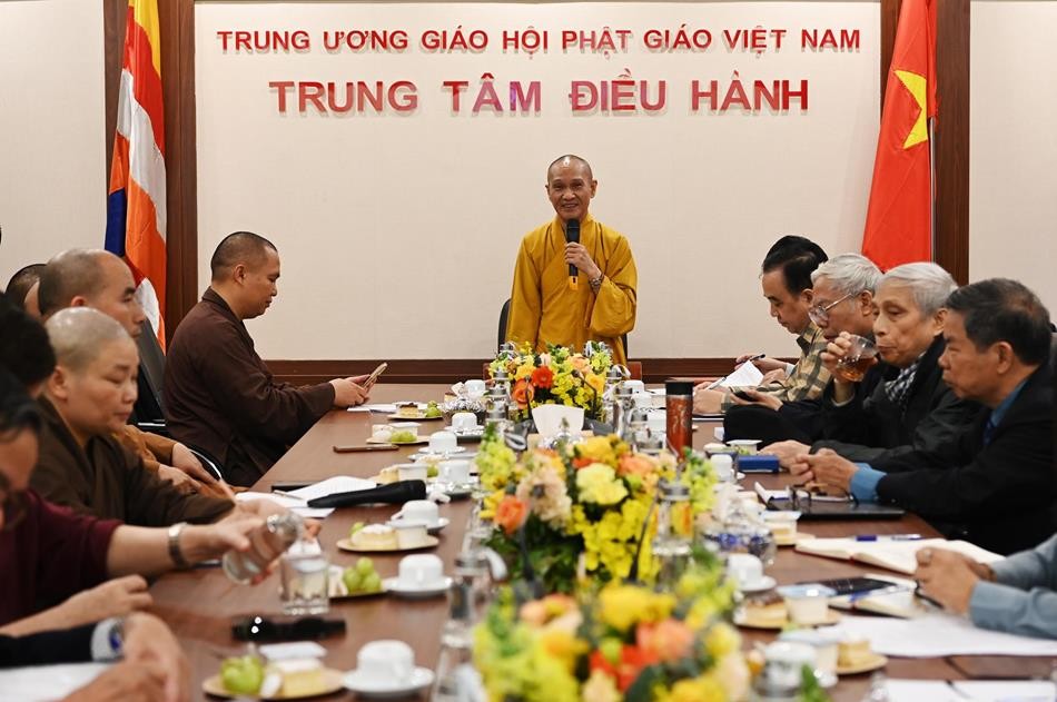 Hòa thượng Thích Thanh Điện chủ trì buổi họp Hòa thượng Thích Thanh Điện chủ trì buổi họp