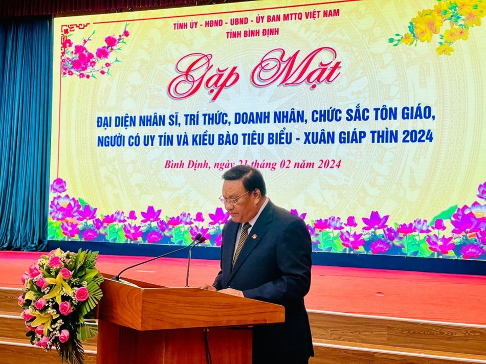 Ông Lê Kim Toàn, Phó Bí thư Thường trực Tỉnh ủy, Trưởng đoàn Đại biểu quốc hội tỉnh phát biểu tại buổi họp mặt Ông Lê Kim Toàn, Phó Bí thư Thường trực Tỉnh ủy, Trưởng đoàn Đại biểu quốc hội tỉnh phát biểu tại buổi họp mặt