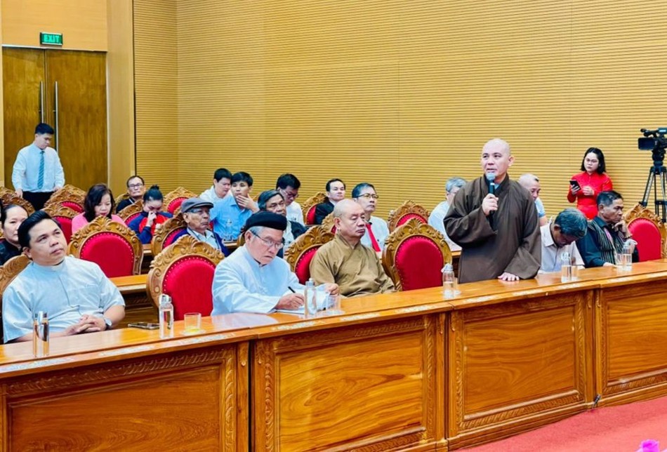 Thượng tọa Thích Đồng Thành phát biểu Thượng tọa Thích Đồng Thành phát biểu