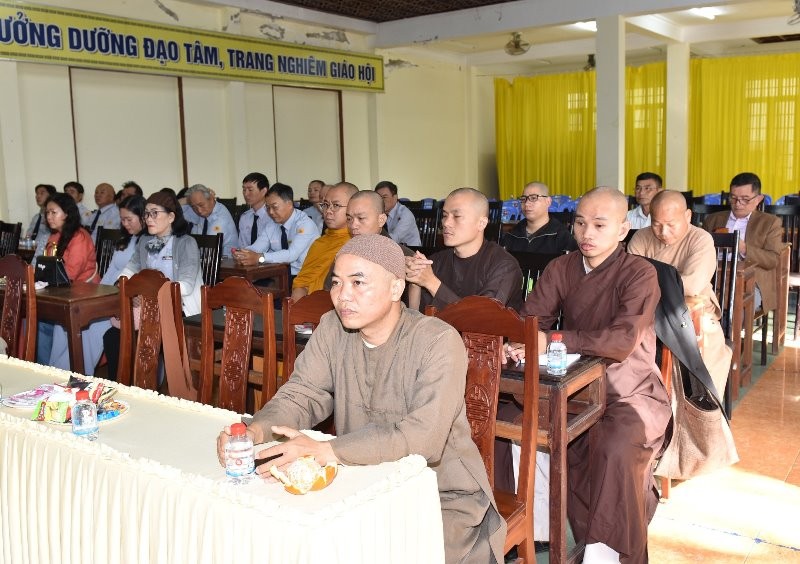 Chư tôn đức, Phật tử Ban Hướng dẫn Phật tử tỉnh, các Phân ban, Ban Hướng dẫn Phật tử quận huyện tham dự Chư tôn đức, Phật tử Ban Hướng dẫn Phật tử tỉnh, các Phân ban, Ban Hướng dẫn Phật tử quận huyện tham dự