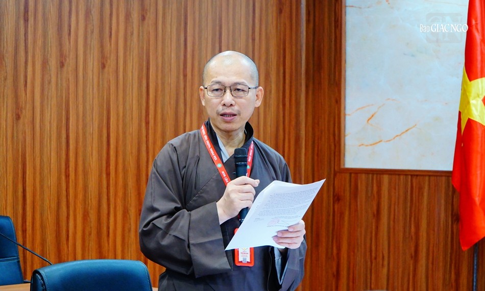 Thượng tọa Thích Minh Nhẫn báo cáo về 22 nội dung đã thực hiện thời gian qua