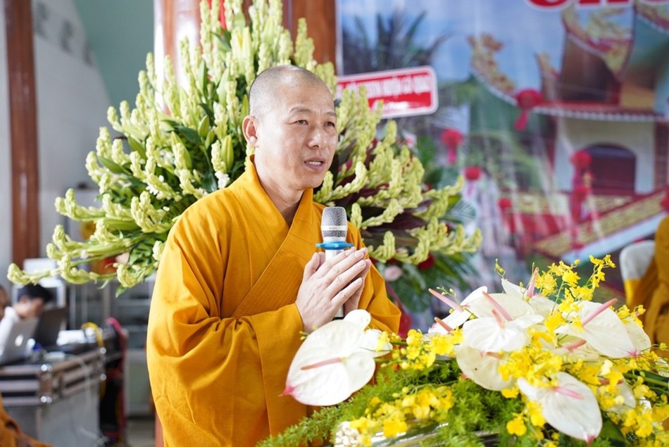 Thượng tọa Thích Minh Nhẫn tán thán công đức của Đại đức trụ trì Thượng tọa Thích Minh Nhẫn tán thán công đức của Đại đức trụ trì