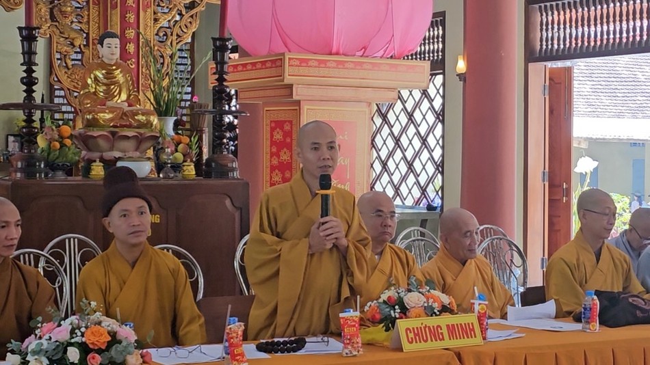Đại đức Thích Chúc Phát, Phó Trưởng ban Trị sự GHPGVN tỉnh phát biểu chỉ đạo
