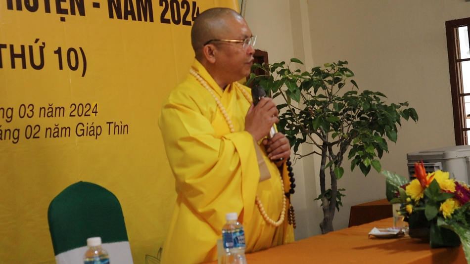 Thượng tọa Thích Quảng Cao phát biểu đến toàn thể tu sinh