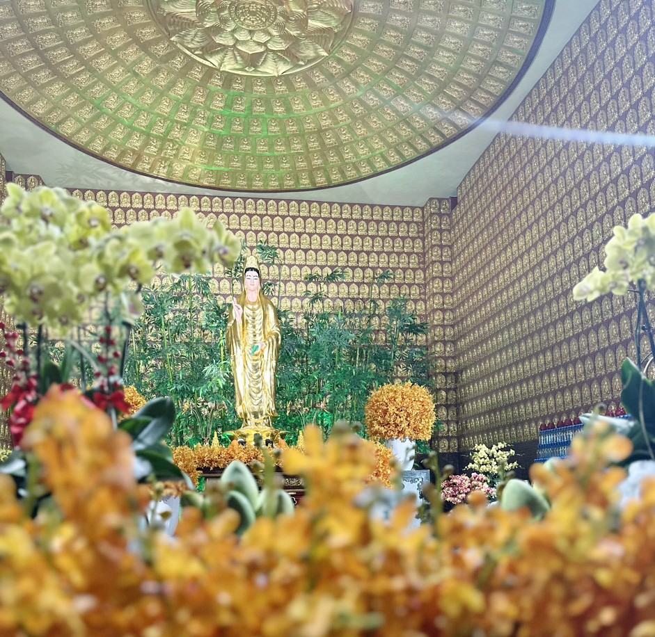 Tôn tượng Đức Quán Thế Âm tại chùa Phổ Quang - Ảnh: T.N Tôn tượng Đức Quán Thế Âm tại chùa Phổ Quang - Ảnh: T.N