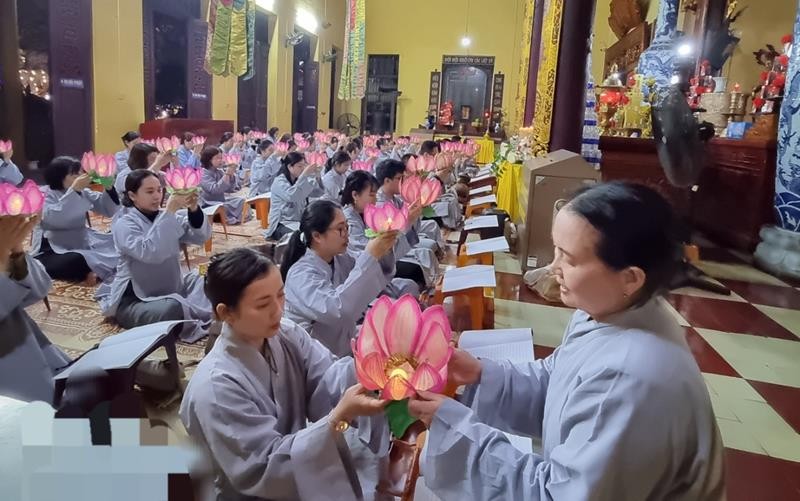 Cư sĩ Diệu Nhân truyền đăng Cư sĩ Diệu Nhân truyền đăng