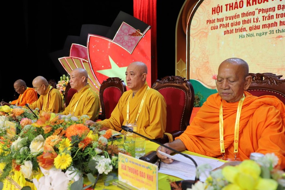 Chư tôn đức chứng minh tham dự