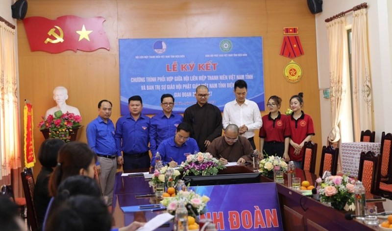 Đại diện 2 đơn vị ký kết bản ghi nhớ các chương trình phối hợp giai đoạn 2024-2027 Đại diện 2 đơn vị ký kết bản ghi nhớ các chương trình phối hợp giai đoạn 2024-2027