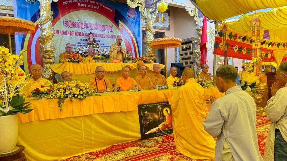 Đại đức Thích Nguyên Thành và Phật tử chùa Thừa Tiên Đại đức Thích Nguyên Thành và Phật tử chùa Thừa Tiên