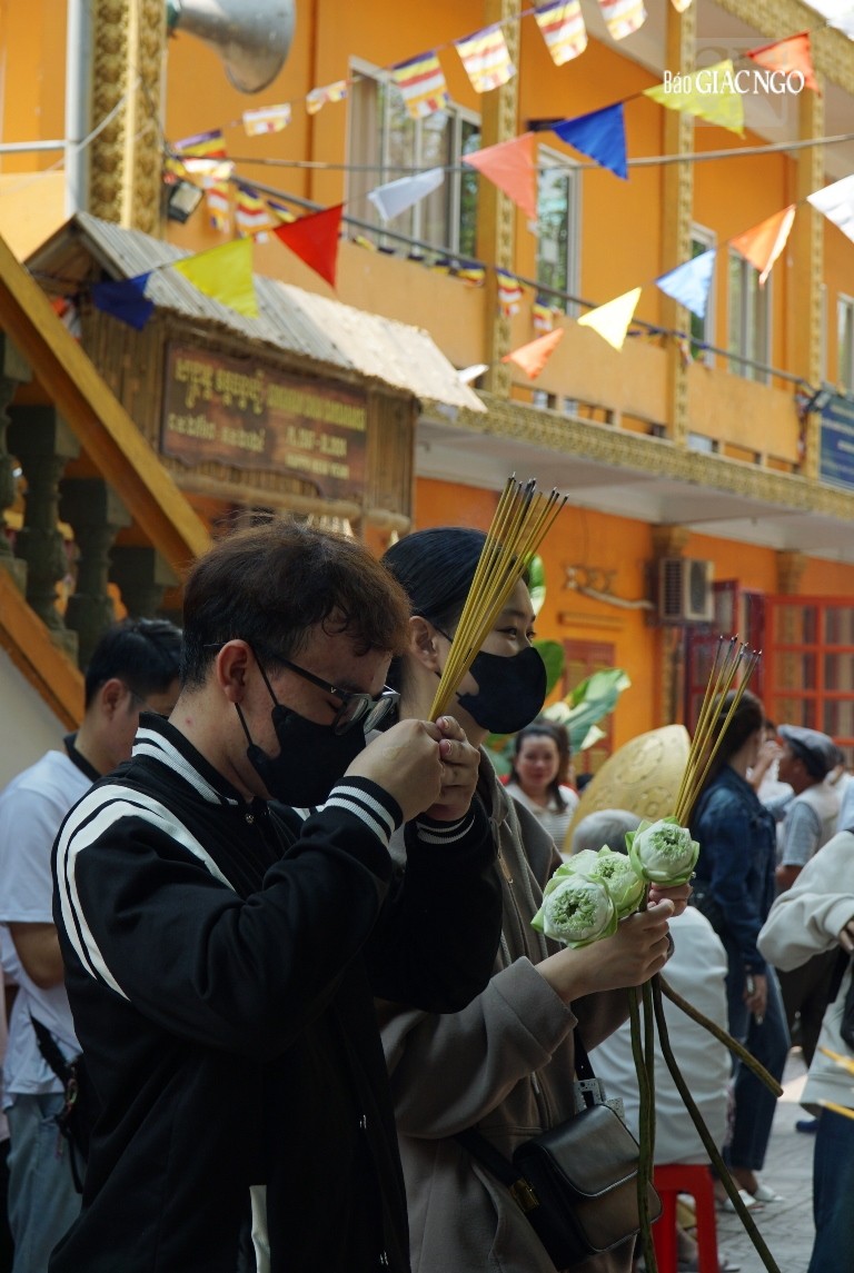 Cùng cầu nguyện an lành, điều may mắn trong cuộc sống Cùng cầu nguyện an lành, điều may mắn trong cuộc sống