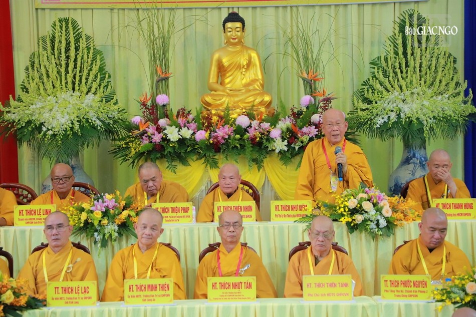 Trưởng lão Hòa thượng Thích Như Niệm sách tấn giới tử Tăng, Ni