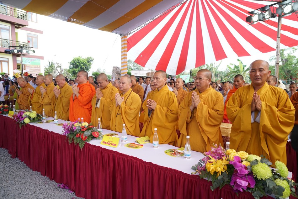 Chư tôn đức chứng minh, tham dự