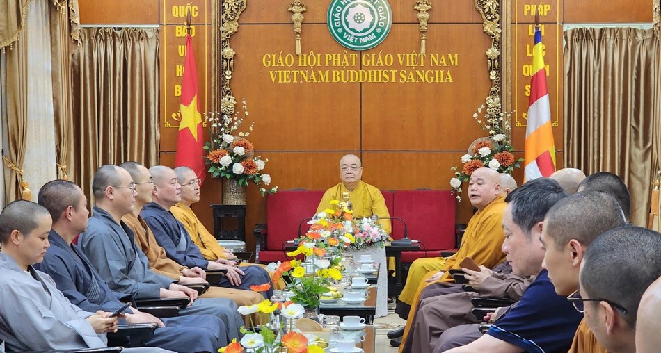 Trưởng lão Hòa thượng Thích Thanh Nhiễu tiếp đoàn Phật giáo tỉnh Chiết Giang Trưởng lão Hòa thượng Thích Thanh Nhiễu tiếp đoàn Phật giáo tỉnh Chiết Giang