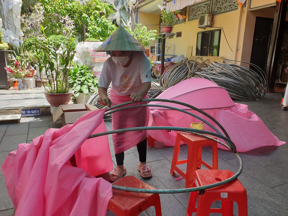 Sen hồng trên dòng kênh Nhiêu Lộc được Phật tử đón chờ trong mùa Khánh đản Đức Thế Tôn Sen hồng trên dòng kênh Nhiêu Lộc được Phật tử đón chờ trong mùa Khánh đản Đức Thế Tôn