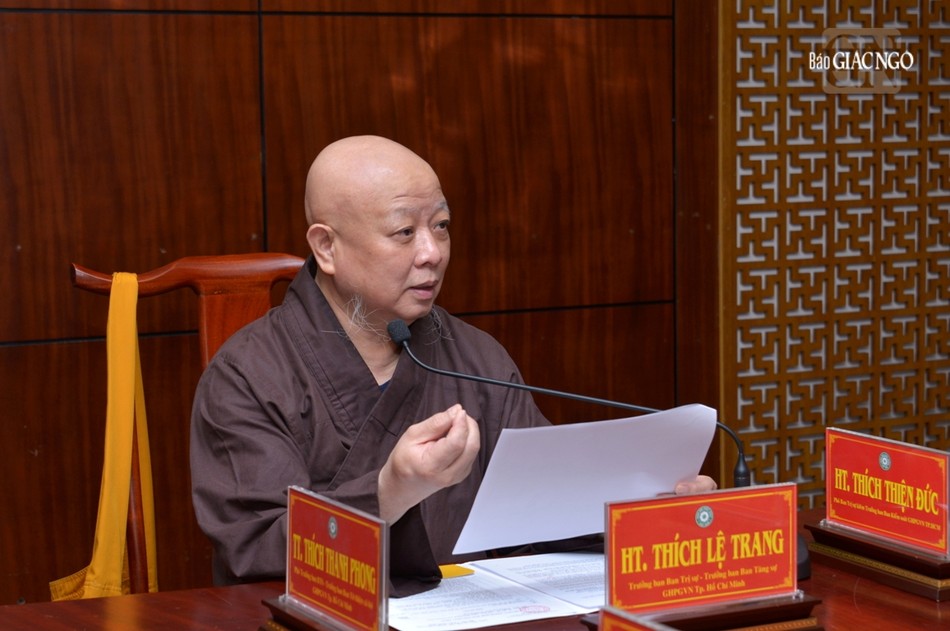 Hòa thượng Thích Lệ Trang chủ trì buổi họp của Ban Thường trực