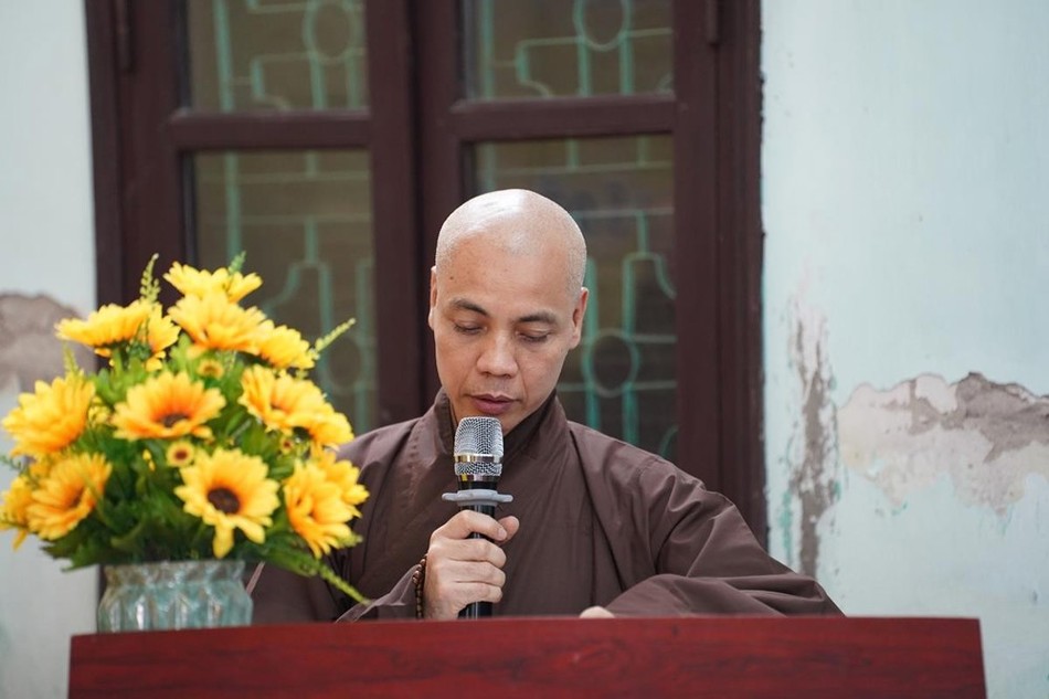 Thượng tọa Thích Tiến Thông phát biểu khai mạc
