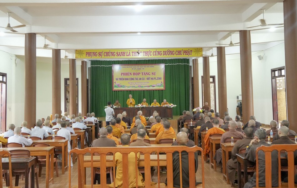 Quang cảnh buổi họp Quang cảnh buổi họp
