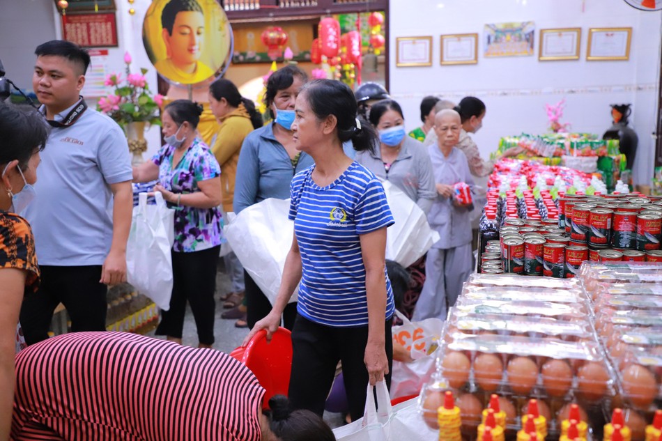 Siêu thị 0 đồng chia sẻ với người nghèo nhân mùa Phật đản Phật lịch 2568 Siêu thị 0 đồng chia sẻ với người nghèo nhân mùa Phật đản Phật lịch 2568