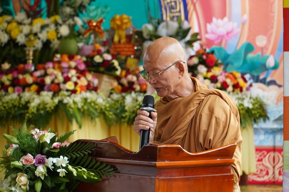 Trưởng lão Hòa thượng Thích Giác Sơn tuyên đọc Thông điệp Phật đản của Đức Pháp chủ GHPGVN Trưởng lão Hòa thượng Thích Giác Sơn tuyên đọc Thông điệp Phật đản của Đức Pháp chủ GHPGVN