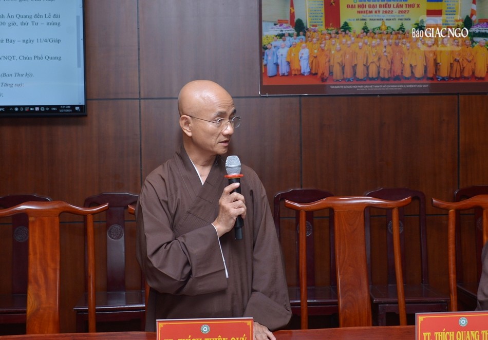 Thượng tọa Thích Thiện Quý, Phó ban kiêm Chánh Thư ký đại diện Ban Thư ký báo cáo Thượng tọa Thích Thiện Quý, Phó ban kiêm Chánh Thư ký đại diện Ban Thư ký báo cáo