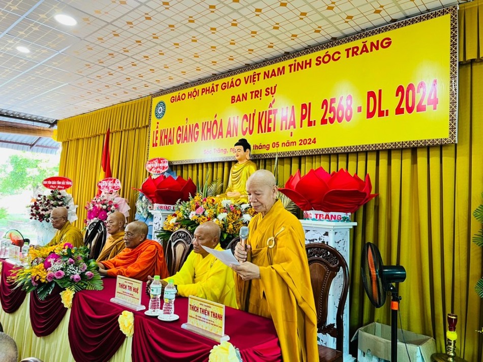 Hòa thượng Thích Thiện Thạnh phát biểu khai mạc Hòa thượng Thích Thiện Thạnh phát biểu khai mạc