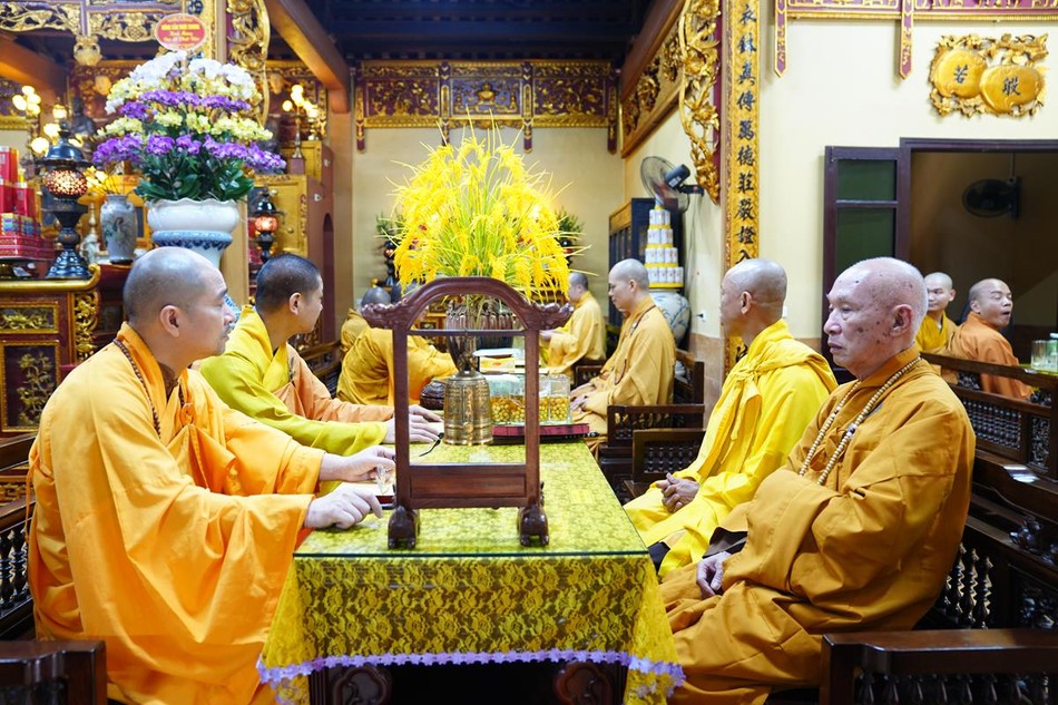 Chư tôn đức chứng minh trường hạ