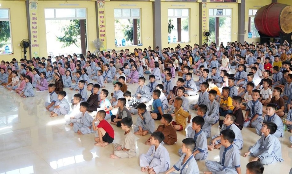 500 em học sinh tham gia khóa tu mùa hè 500 em học sinh tham gia khóa tu mùa hè