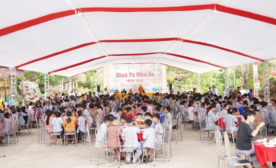 Ăn cơm trong chánh niệm Ăn cơm trong chánh niệm