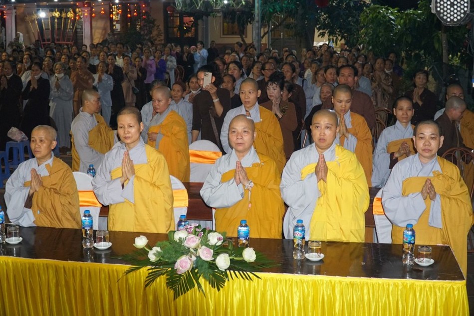 Quang cảnh buổi khai pháp của trường hạ chùa Báo Ân