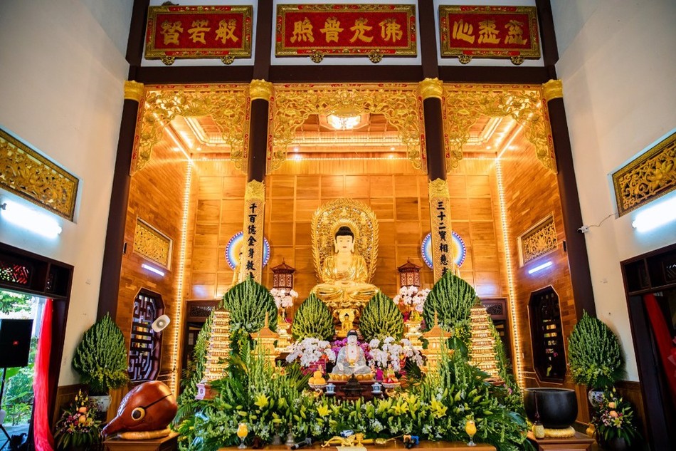 Ngôi Tam bảo chùa Quang Hòa