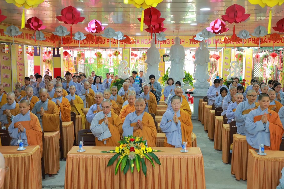 Hành giả chùa Pháp Huệ, tỉnh Tây Ninh