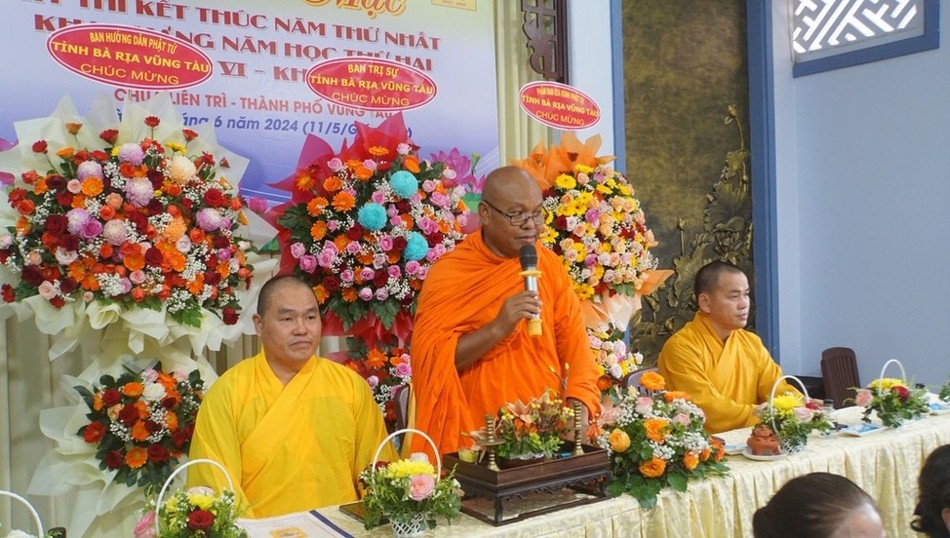 Thượng tọa Quách Thành Sattha đã ban đạo từ