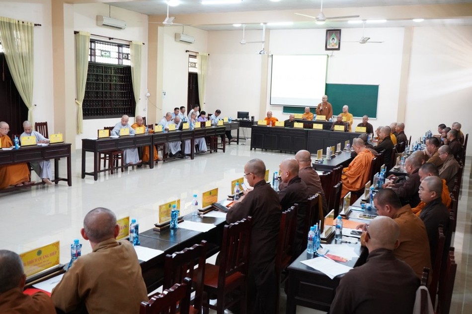 Quang cảnh buổi họp