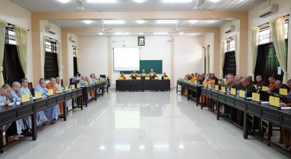 Quang cảnh buổi họp