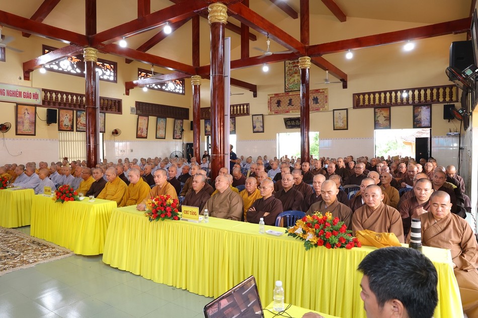 Ban Trị sự GHPGVN tỉnh tổ chức bế mạc khóa Bồi dưỡng trụ trì và Hành chính năm 2024