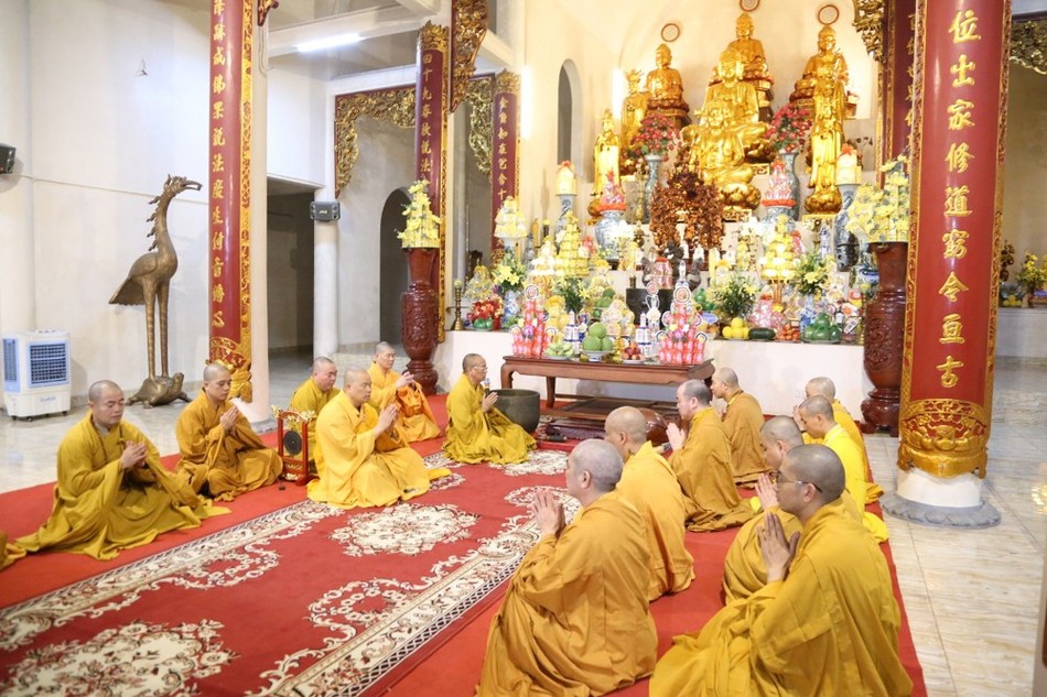 Chư tôn đức Tăng Ni trường hạ đã nhất tâm cung thỉnh Hòa thượng Thích Quảng Hà đương vi ngôi Đường chủ trường hạ