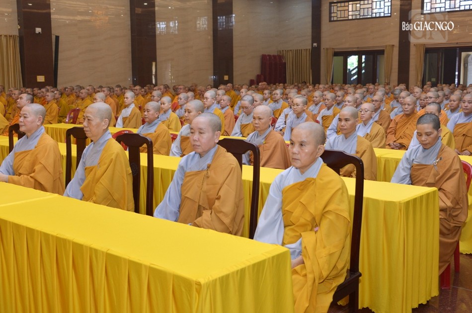 Chư Ni Phân ban Ni giới TP.HCM và hành giả Ni Chư Ni Phân ban Ni giới TP.HCM và hành giả Ni