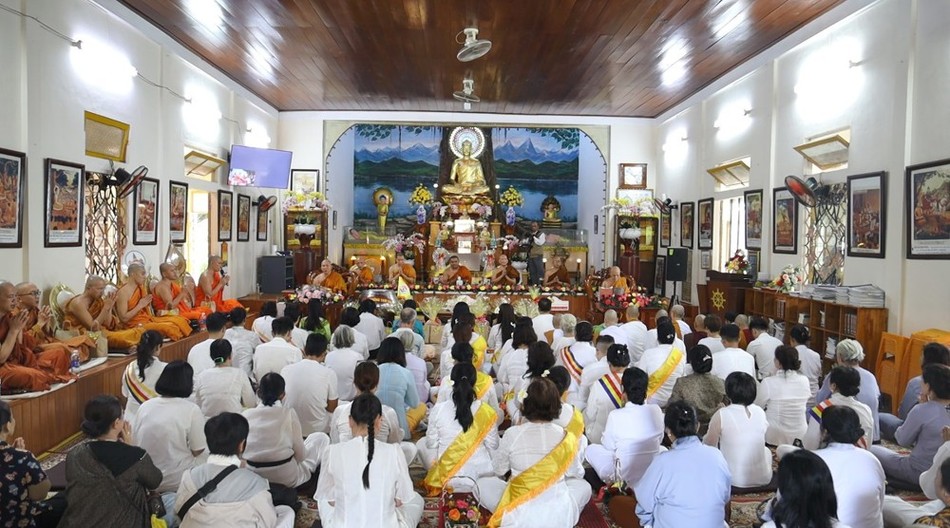 Quang cảnh buổi lễ tại chùa Tam Bảo