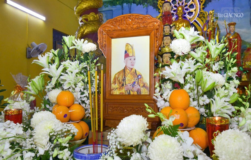 Di ảnh Hòa thượng an trí tại Tổ đường Quang Minh Di ảnh Hòa thượng an trí tại Tổ đường Quang Minh