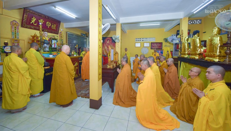 Môn đồ pháp quyến Hòa thượng tân viên tịch tại Tổ đường chùa Quang Minh Môn đồ pháp quyến Hòa thượng tân viên tịch tại Tổ đường chùa Quang Minh